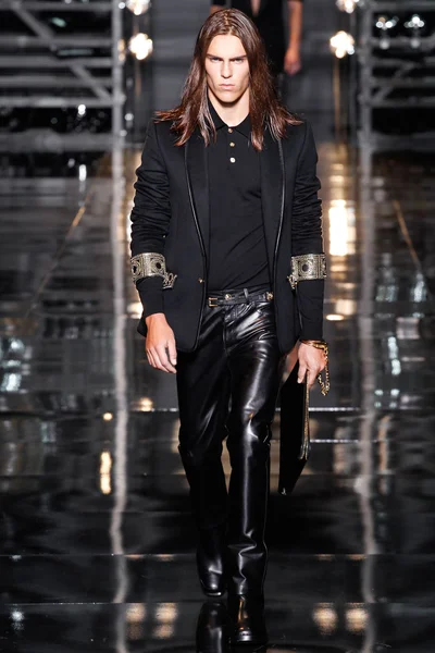 Look 47